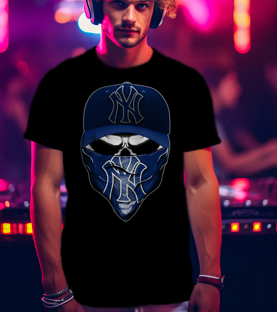 New York Yankees Skull Bandana And Hat T-Shirt