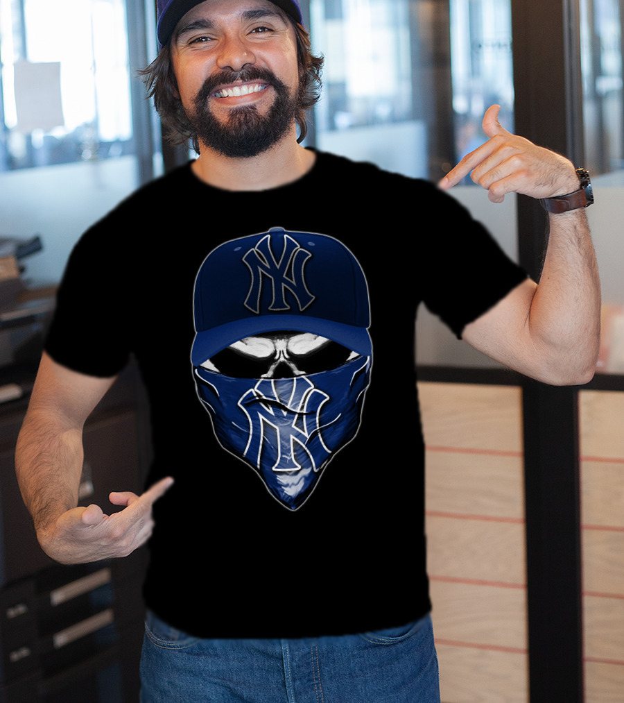 New York Yankees Skull Bandana And Hat T-Shirt