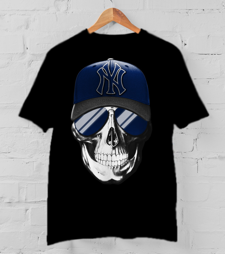 New York Yankees Skull Cap With Glasses T-Shirt