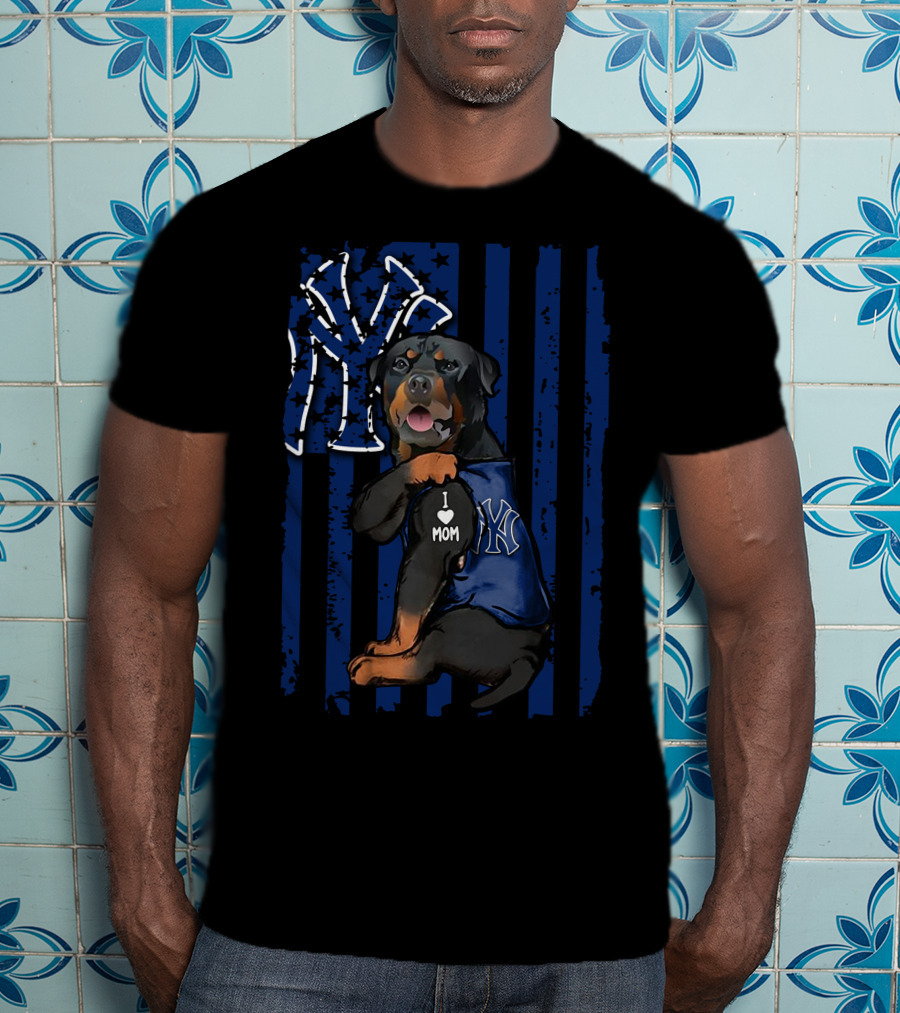 Rottweiler I Love Mom New York Yankees Fan T-Shirt