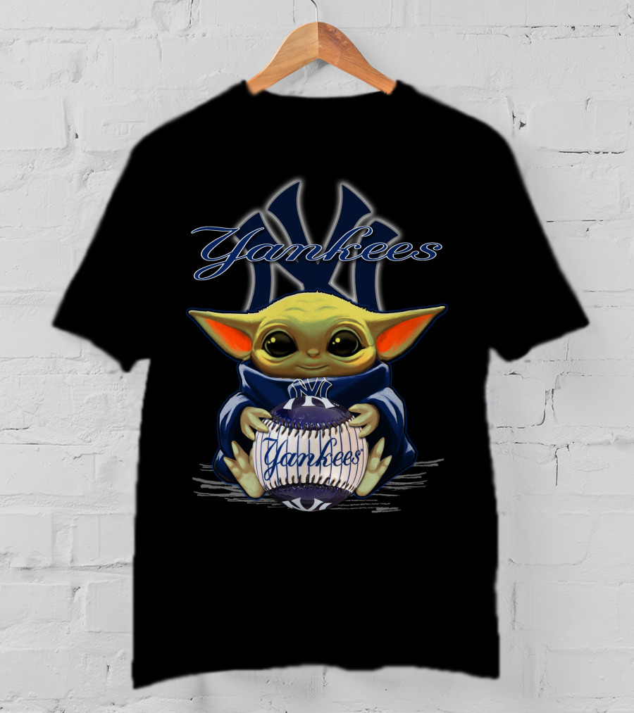 Yankees Baby Yoda Holding New York Yankees Baseball T-Shirt