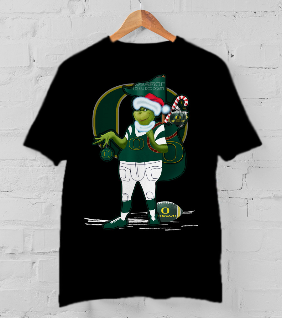 Oregon Ducks Grinch Santa With Candy Cane And Football T-Shirt
