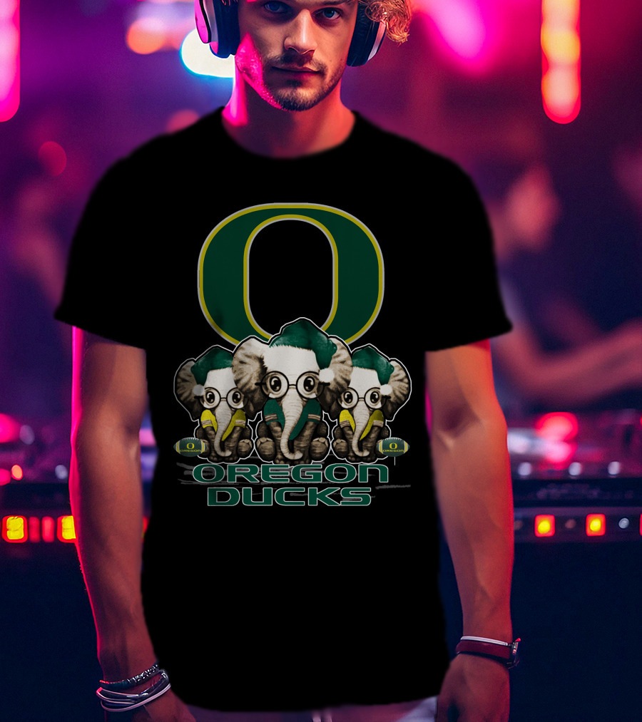 Oregon Ducks Elephant Trio Christmas T-Shirt