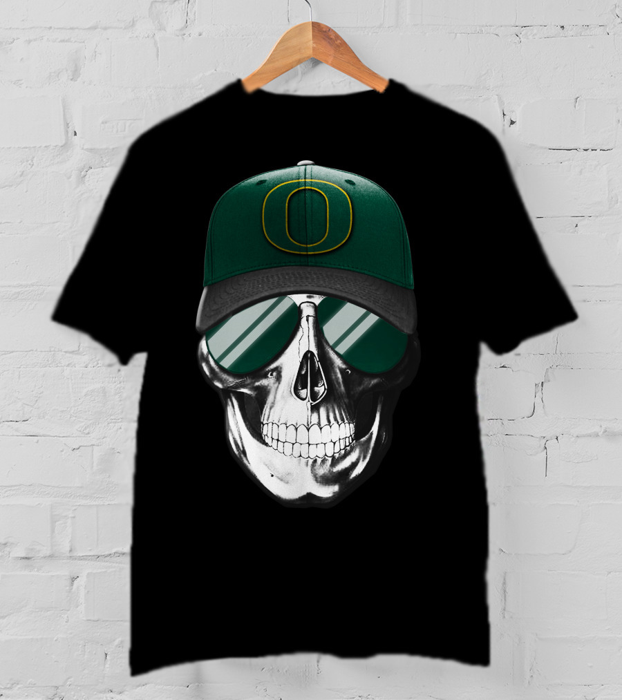 Oregon Ducks Skull With Green Hat And Reflective Glasses T-Shirt