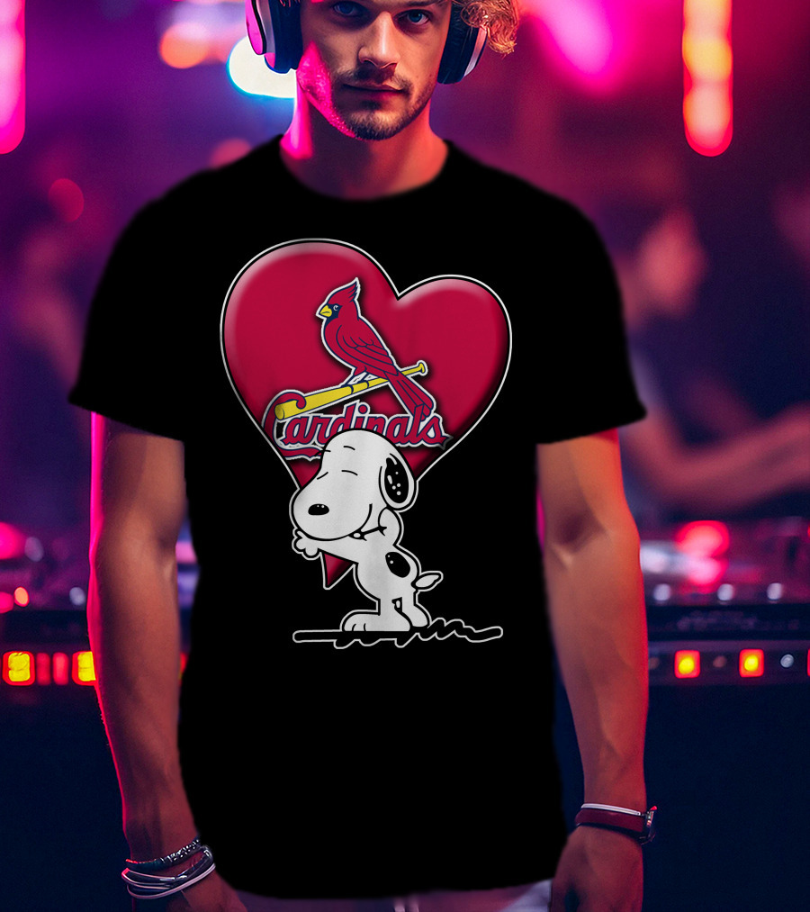 Snp V1 St. Louis Cardinals Heart With Snoopy Hugging T-Shirt