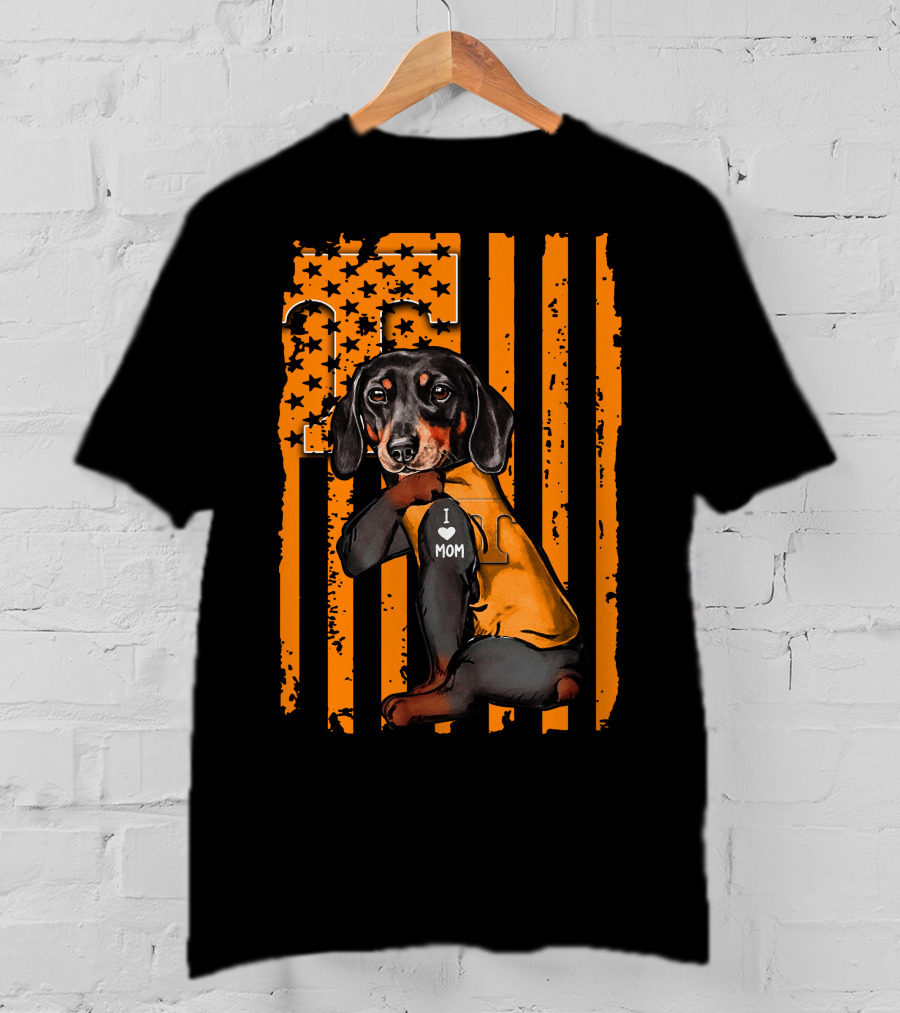 Dachshund In Tennessee Volunteers Gear With I Love Mom Message T-Shirt