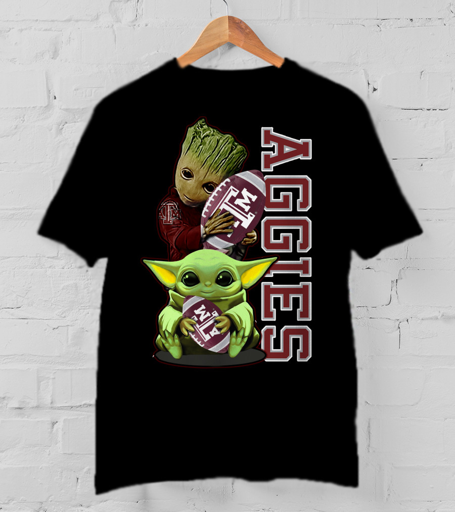Grzd Texas A&M Aggies Groot And Baby Yoda Holding Football T-Shirt