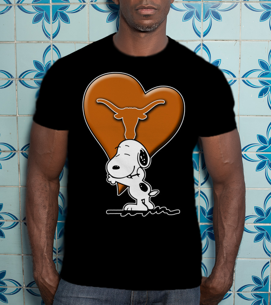 Snoopy Love Texas Longhorns Heart Snoopy Hug T-Shirt