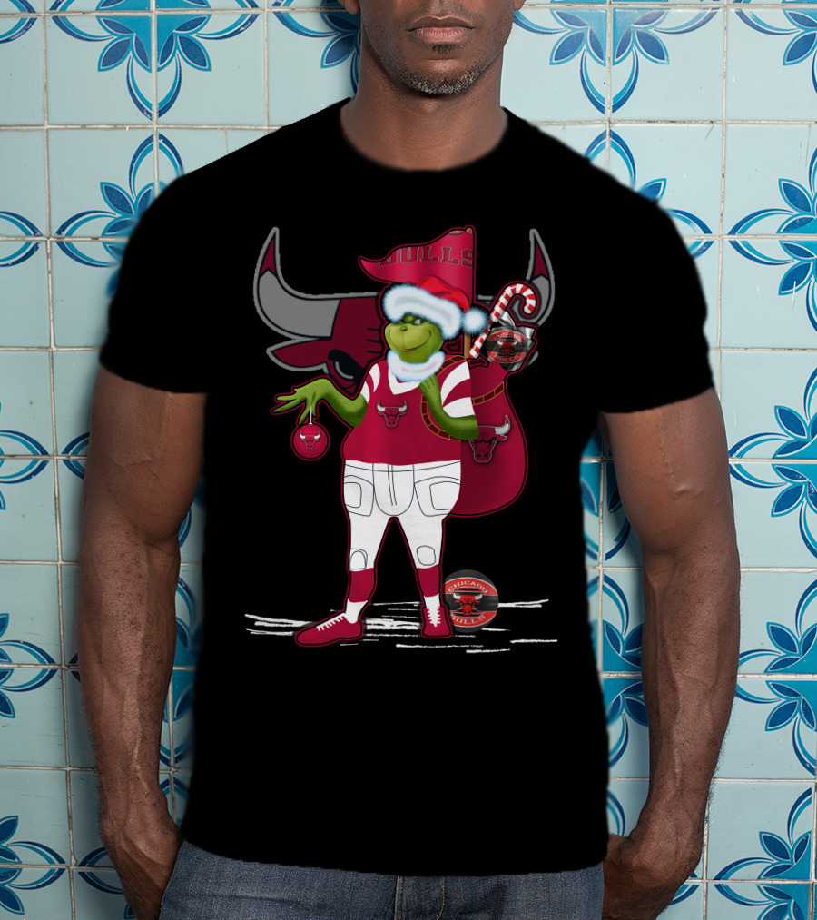 Grinchxmas Chicago Bulls Holiday Character With Santa Hat And Candy Cane T-Shirt