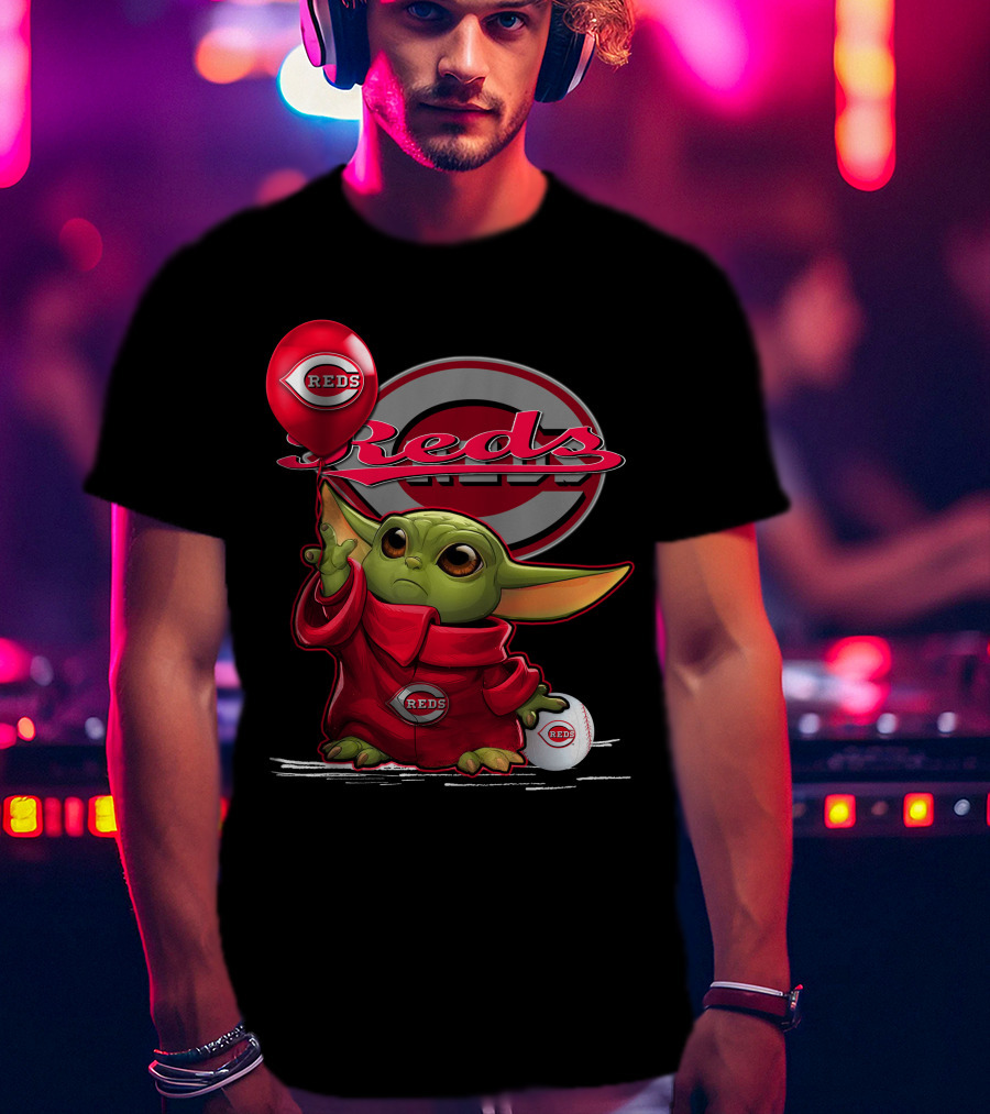 Yoda Cincinnati Reds Red Balloon And Baseball T-Shirt