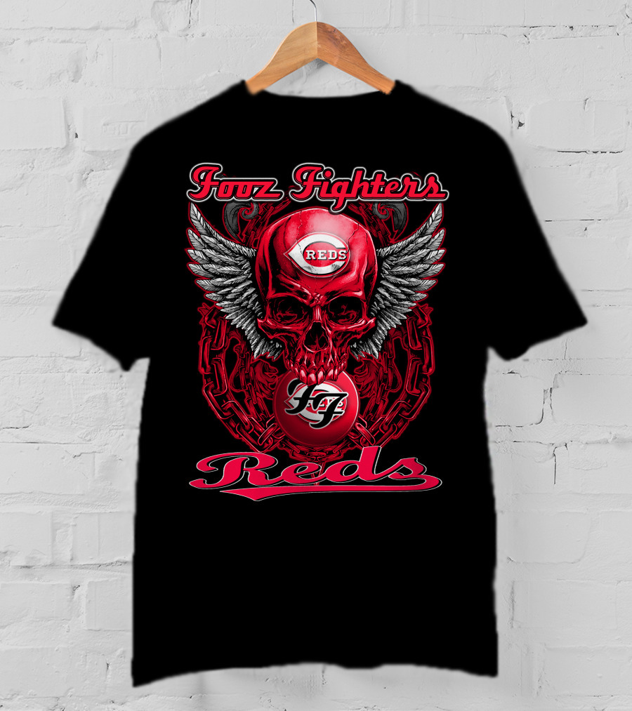 Fooz Fighters Reds Skull With Wings And Chains T-Shirt
