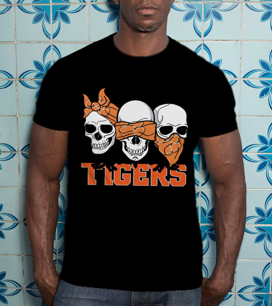 3 Skull Tigers Orange Bandanas T-Shirt