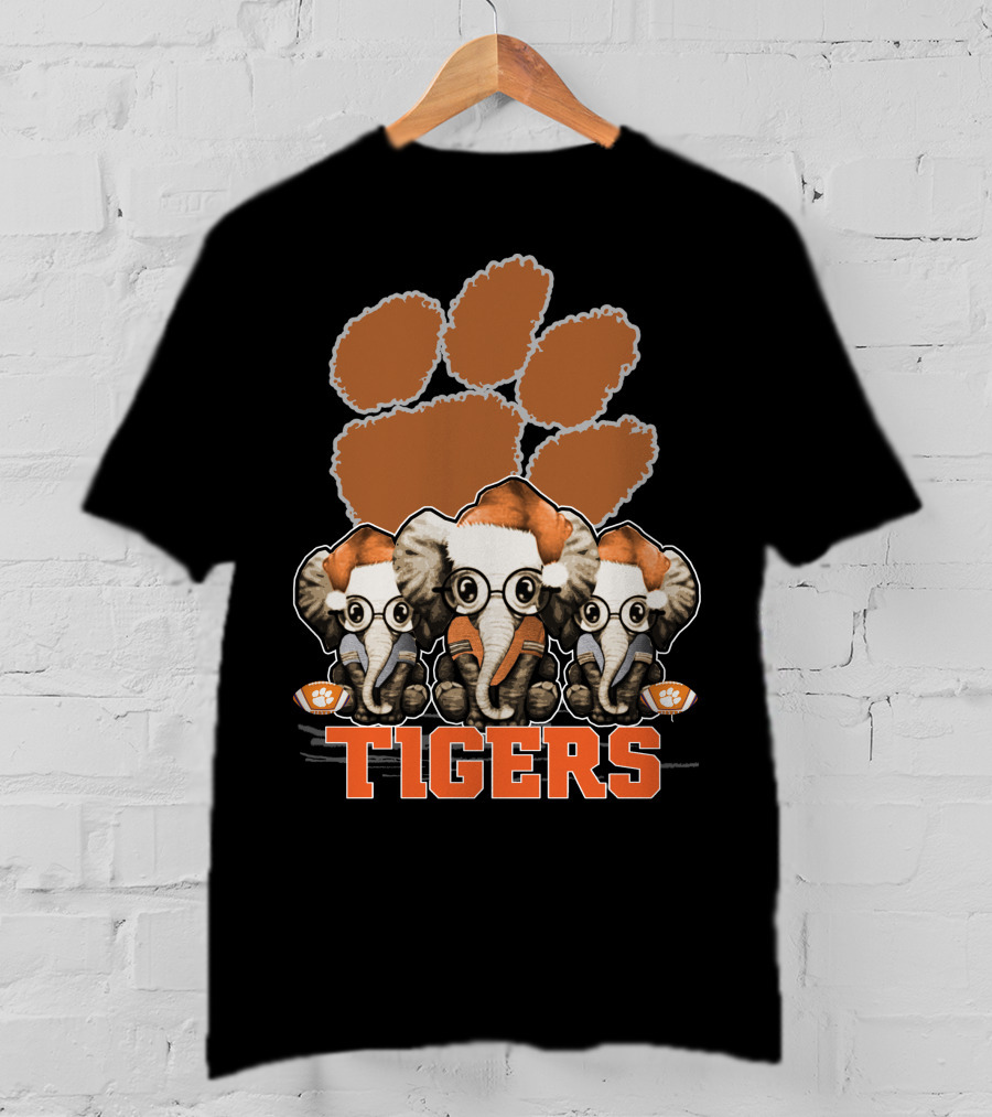 Clemson Tigers Christmas Elephants In Santa Hats With Paw Prints T-Shirt