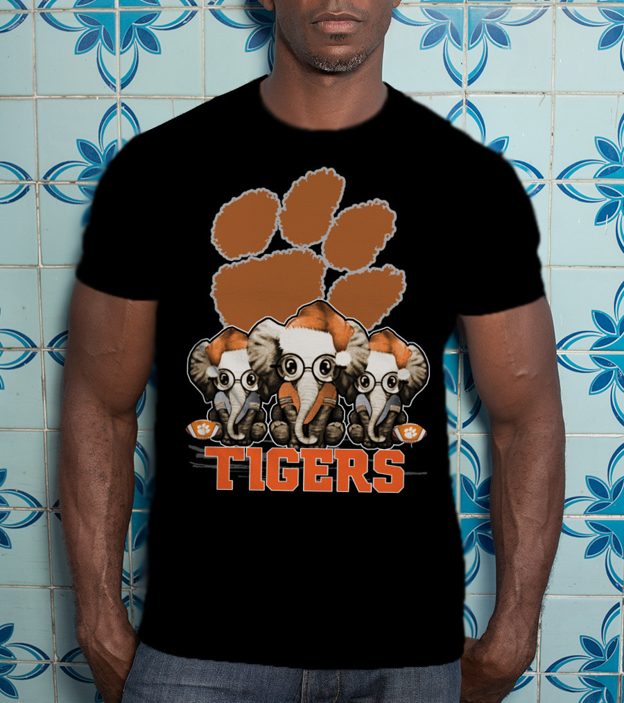 Clemson Tigers Christmas Elephants In Santa Hats With Paw Prints T-Shirt