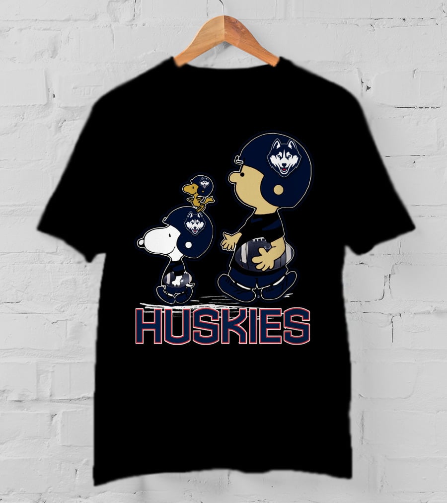 Snpfootball Connecticut Huskies Peanuts Characters In Football Helmets T-Shirt