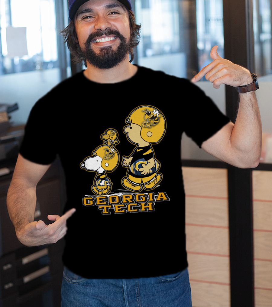 Snpfootball Georgia Tech Yellow Jackets Charlie Brown And Snoopy Football Gear T-Shirt