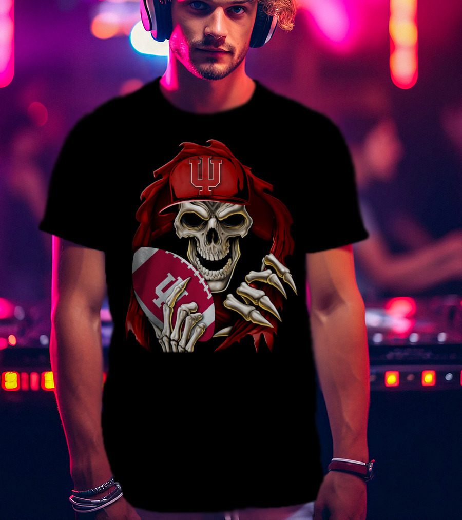 Indiana Hoosiers Skull Holding Football T-Shirt