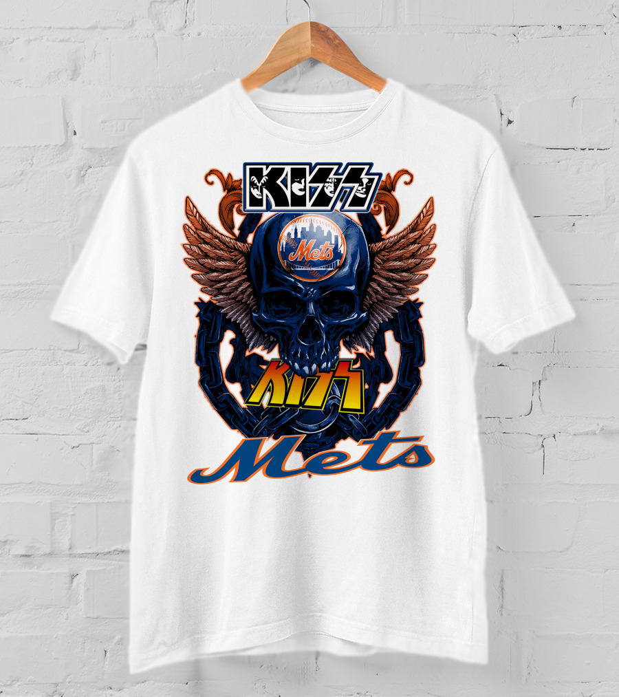 Kiss Mets Skull With Wings And Chain T-Shirt