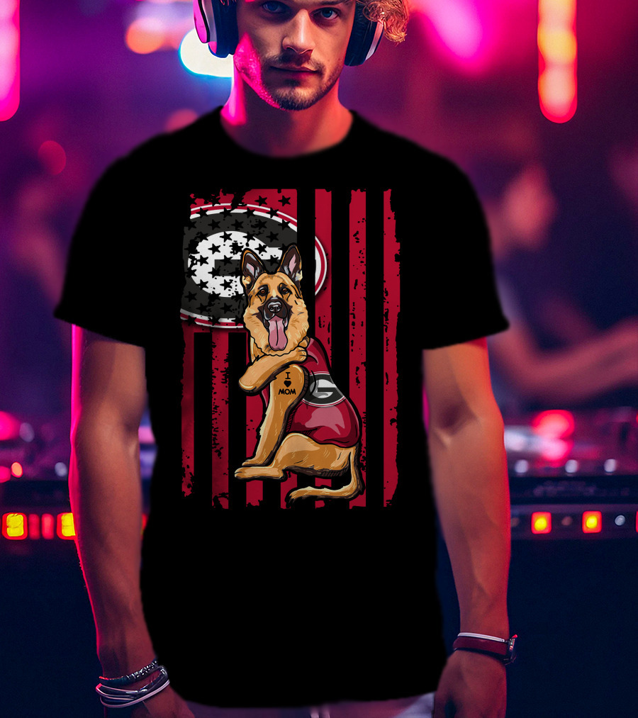 German Shepherd Georgia Bulldogs I Love Mom With Flag Background T-Shirt