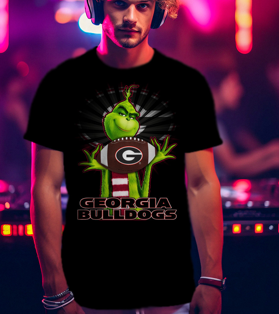 Grinch Holding Georgia Bulldogs Football T-Shirt