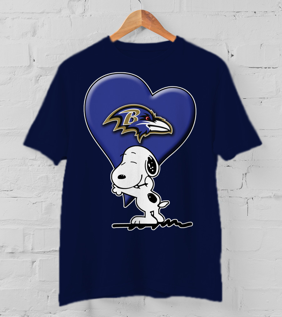 Snp V1 Baltimore Ravens Heart And Snoopy Hug T-Shirt