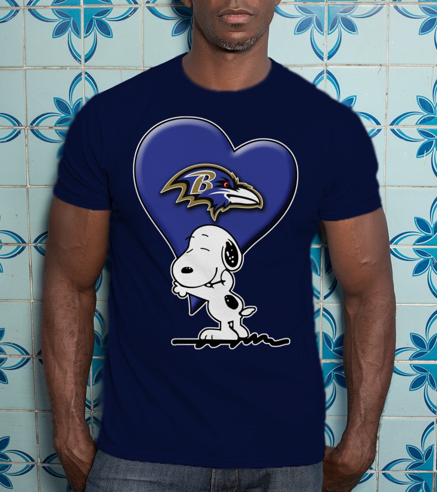 Snp V1 Baltimore Ravens Heart And Snoopy Hug T-Shirt
