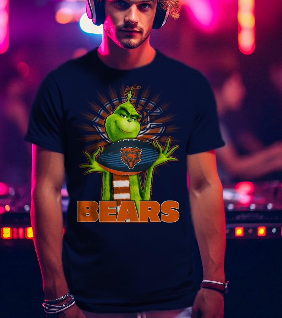 Grinch Holding Chicago Bears Football BEARS T-Shirt