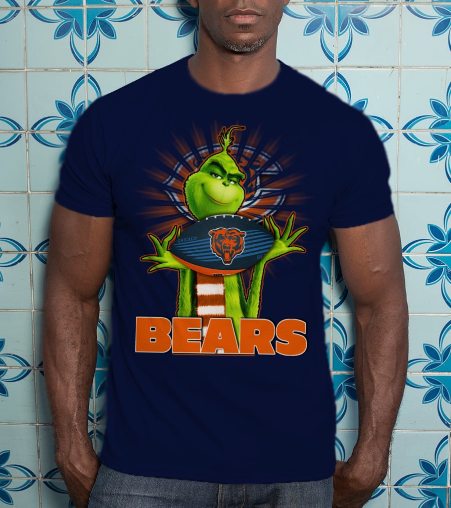 Grinch Holding Chicago Bears Football BEARS T-Shirt