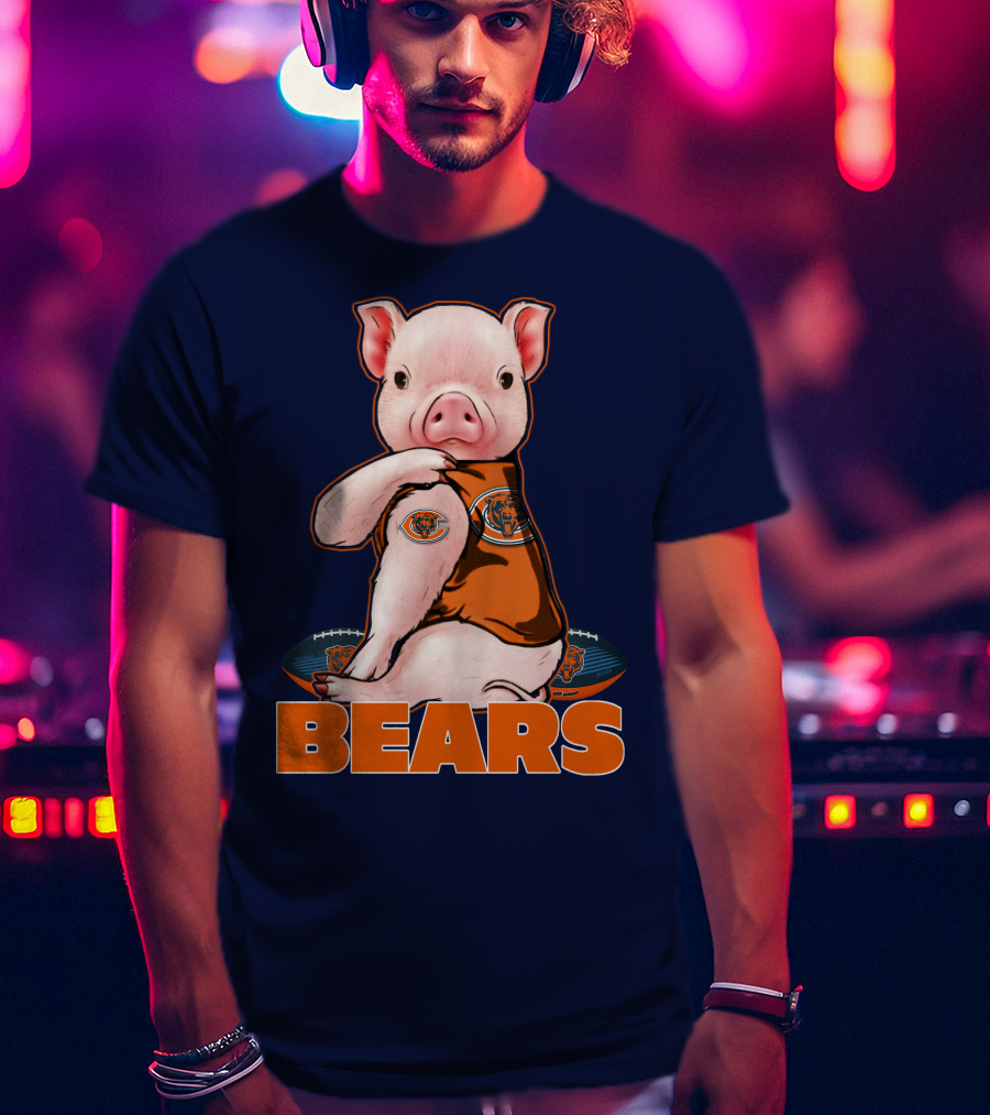 Pig In Chicago Bears Jersey With Football And Logo BEARS T-Shirt