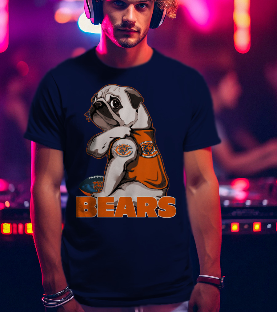 Pug Chicago Bears Football Fan With Team T-Shirt