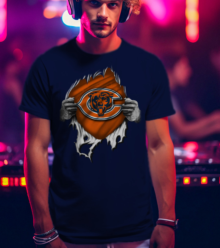 Torn CHICAGO BEARS Logo With Rip Effect Hands T-Shirt