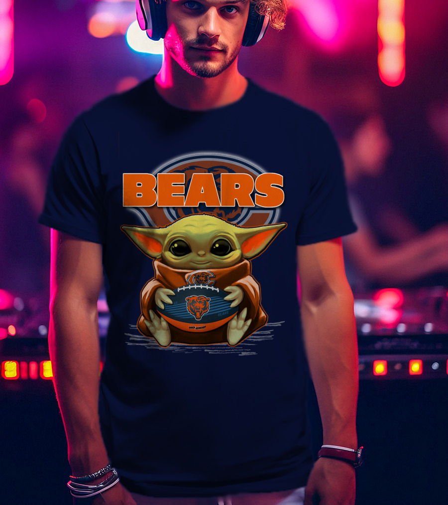 Yoda BEARS Baby Holding Chicago Football T-Shirt