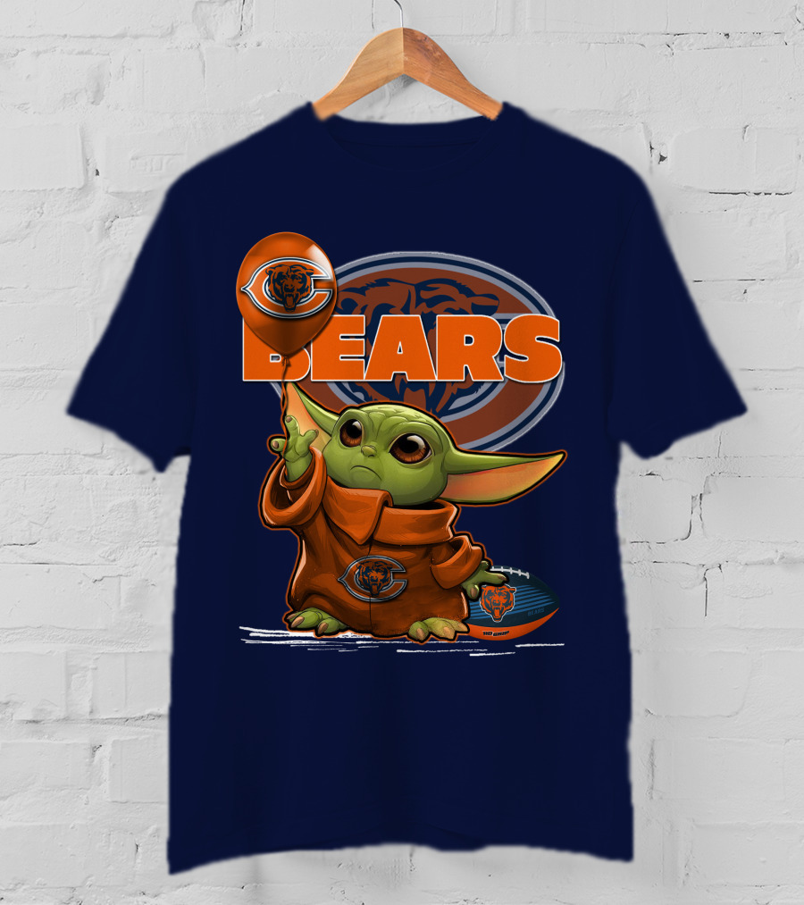 Yoda Chicago Bears Balloon And Football T-Shirt
