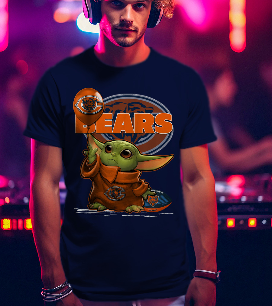 Yoda Chicago Bears Balloon And Football T-Shirt