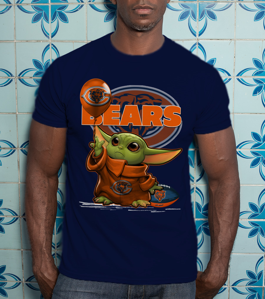 Yoda Chicago Bears Balloon And Football T-Shirt