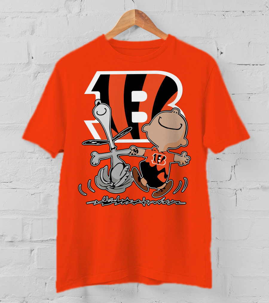 Cincinnati Bengals Peanuts Collaboration With Snoopy And Charlie Brown Dancing T-Shirt