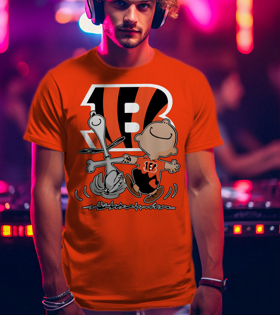 Cincinnati Bengals Peanuts Collaboration With Snoopy And Charlie Brown Dancing T-Shirt