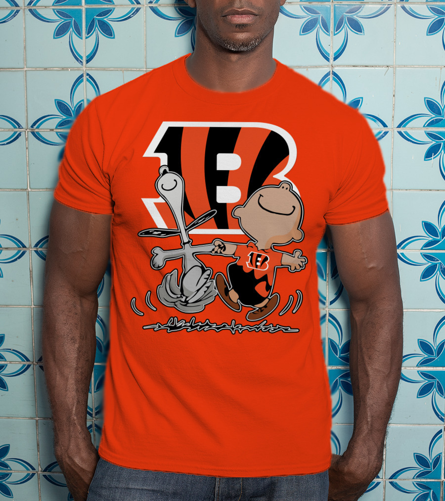 Cincinnati Bengals Peanuts Collaboration With Snoopy And Charlie Brown Dancing T-Shirt