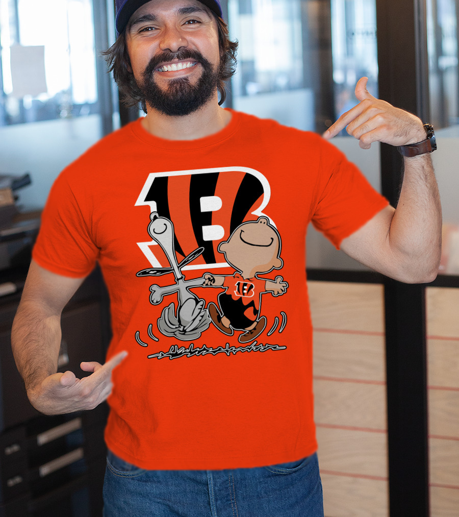 Cincinnati Bengals Peanuts Collaboration With Snoopy And Charlie Brown Dancing T-Shirt