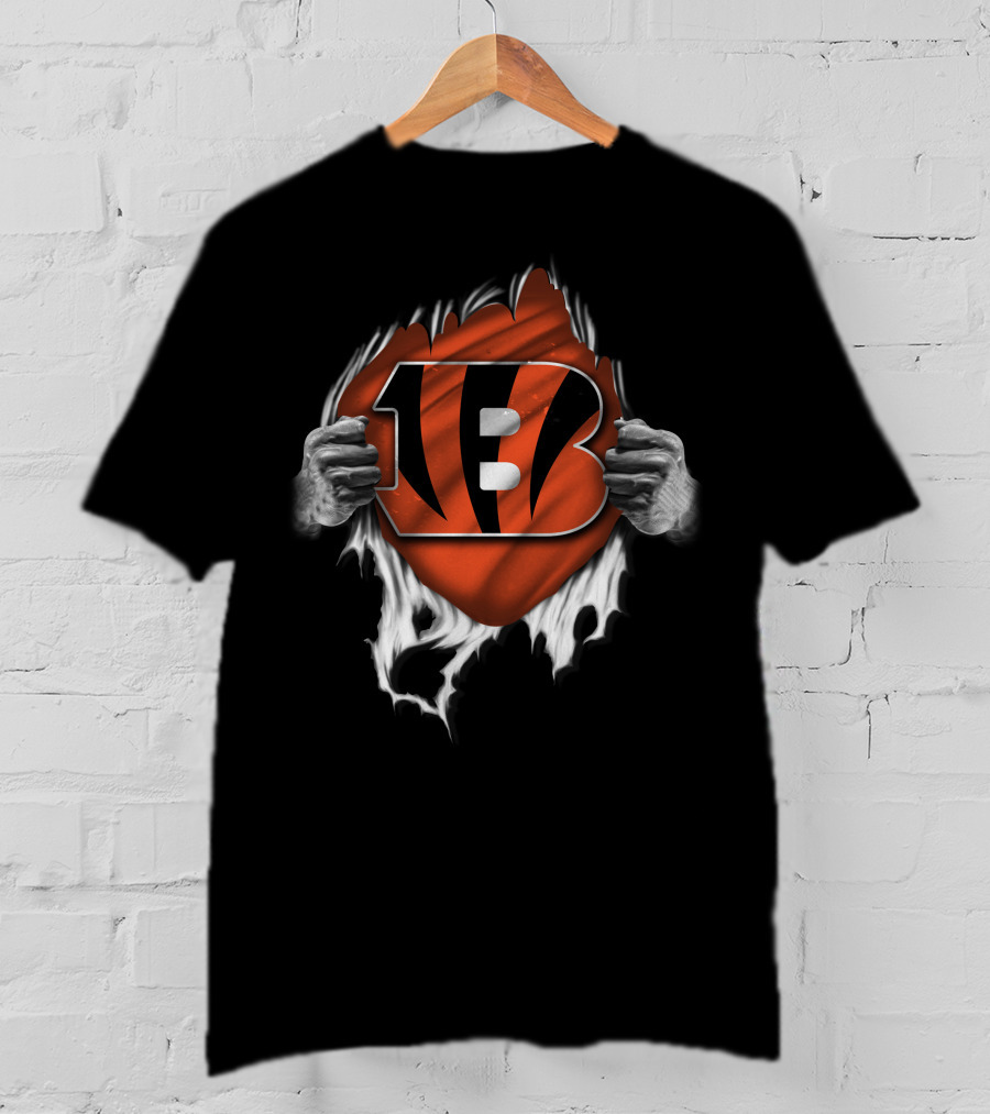 Torn B Logo Cincinnati Bengals Fan T-Shirt