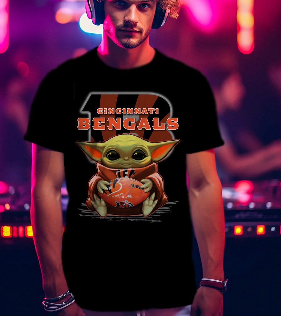 Cincinnati Bengals Yoda Holding Football T-Shirt
