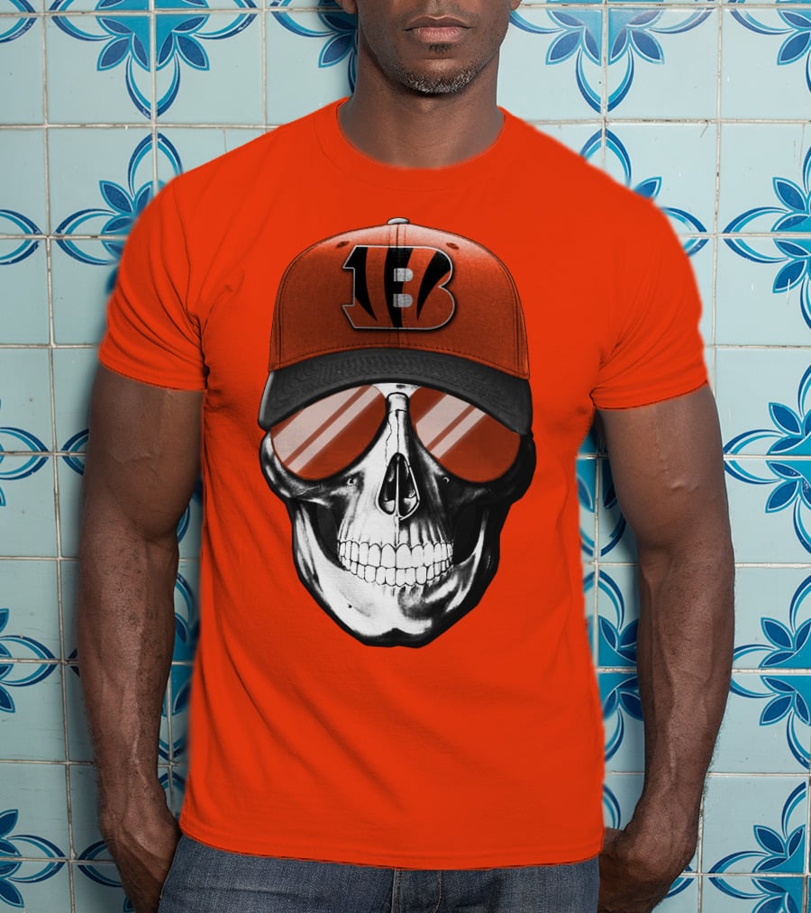 Cincinnati Bengals Skull With Team Logo Hat And Sunglasses T-Shirt