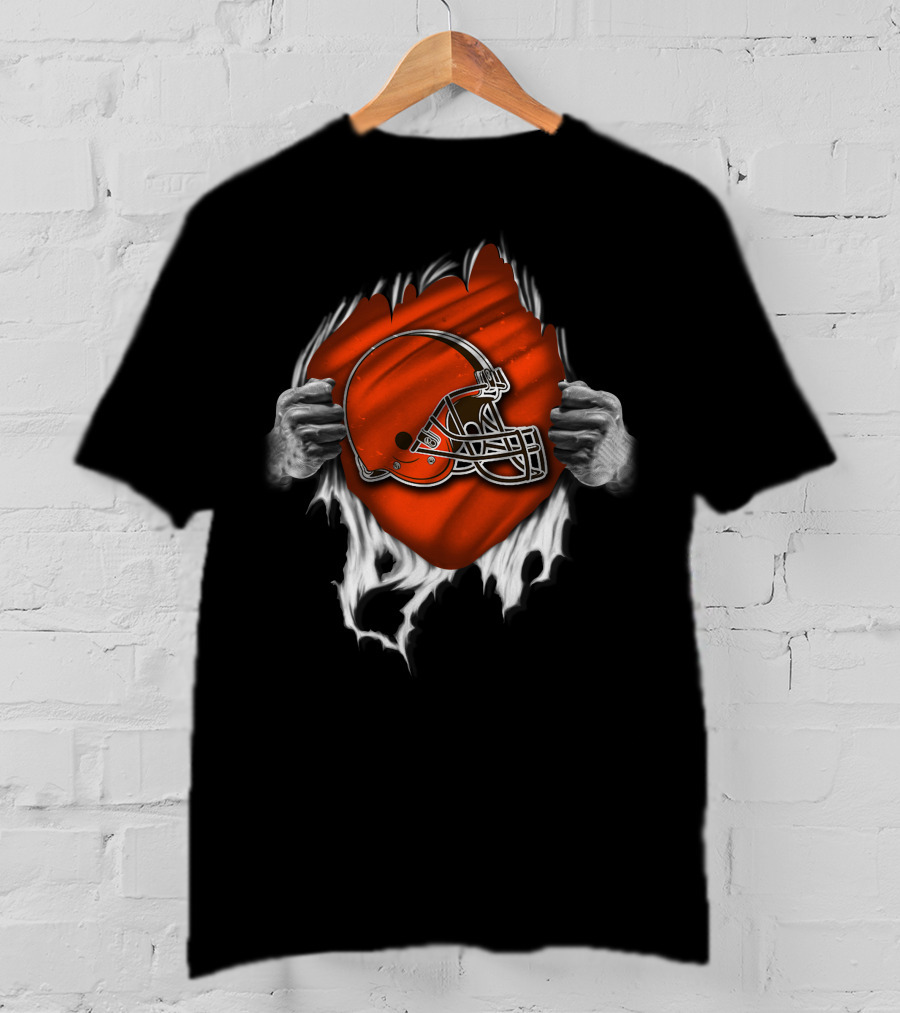 CLEVELAND BROWNS Torn Helmet Ripped T-Shirt