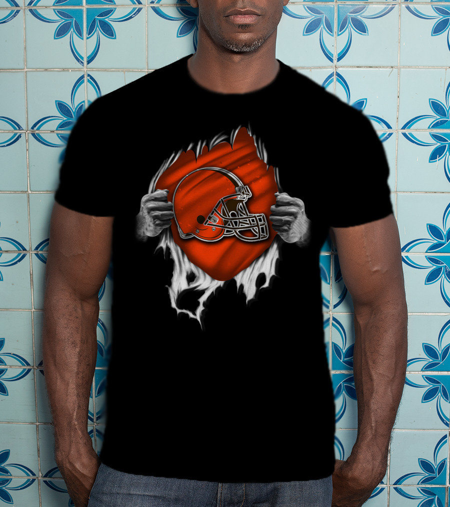 CLEVELAND BROWNS Torn Helmet Ripped T-Shirt