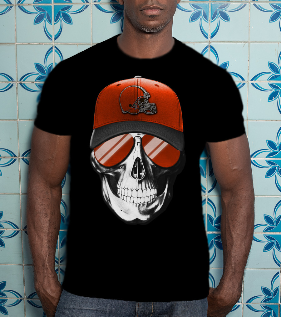 Cleveland Browns Skull With Football Helmet Hat And Sunglasses T-Shirt