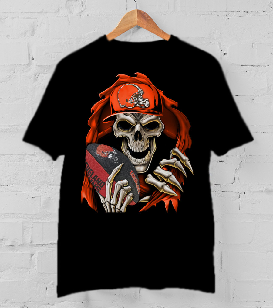 Skullbong Cleveland Browns Skeleton Holding Football T-Shirt