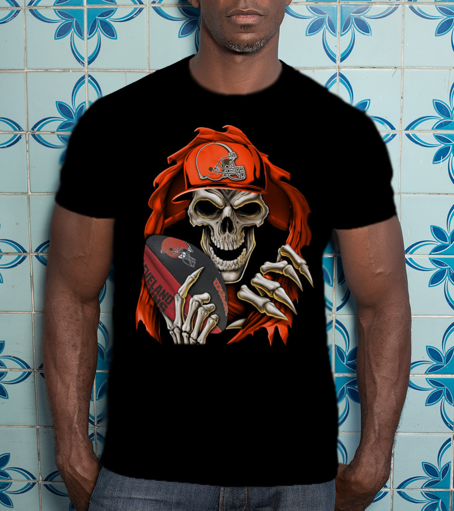 Skullbong Cleveland Browns Skeleton Holding Football T-Shirt