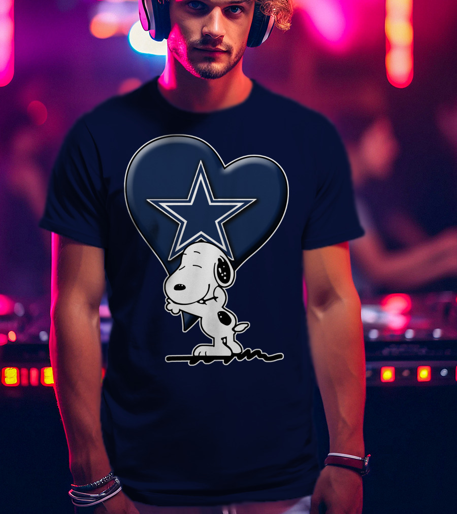 Snoopy Hugging Heart With Dallas Cowboys Star T-Shirt