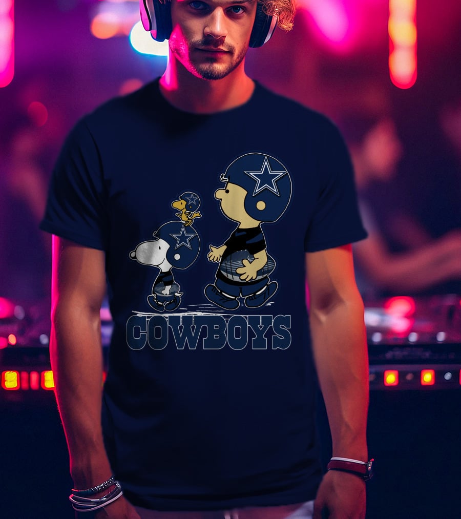 Snoopy Charlie Brown Dallas Cowboys Football Stars T-Shirt