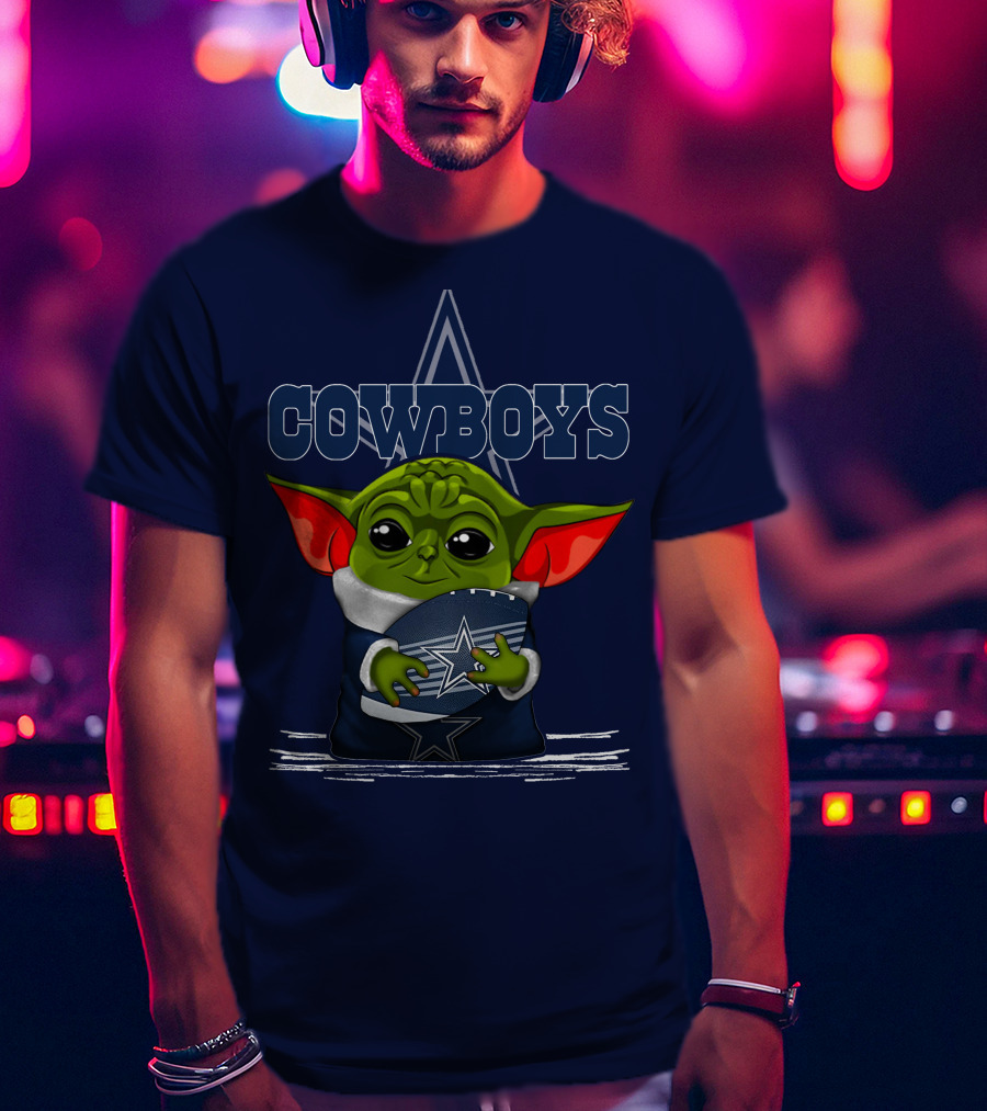 COWBOYS Yoda Holding Football Star T-Shirt